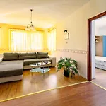 Scarlett 1 By Interhome Lägenhet Balatonoszod